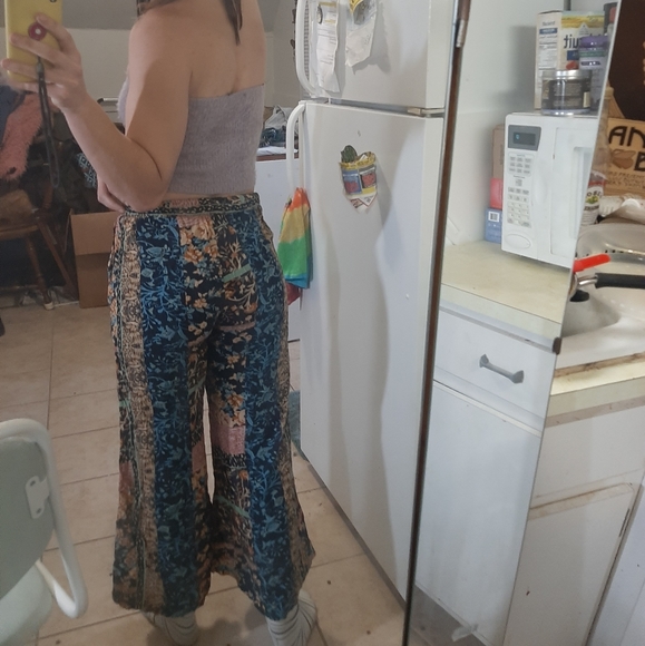 Patterned Flowy Pants - Picture 2 of 6